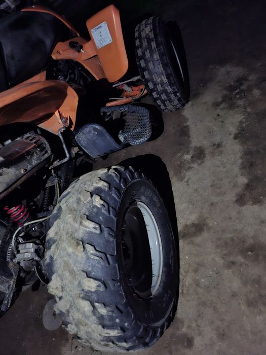 Vând atv 250cc prețul este 3600 lei
