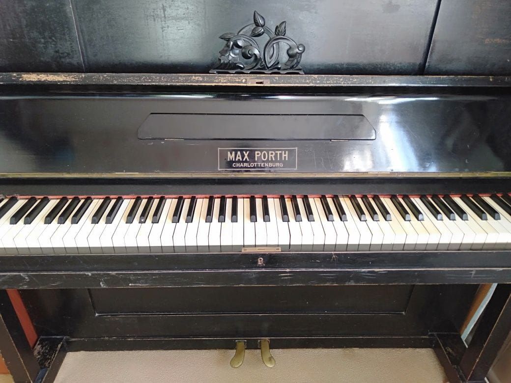 Продам реритетное пианино