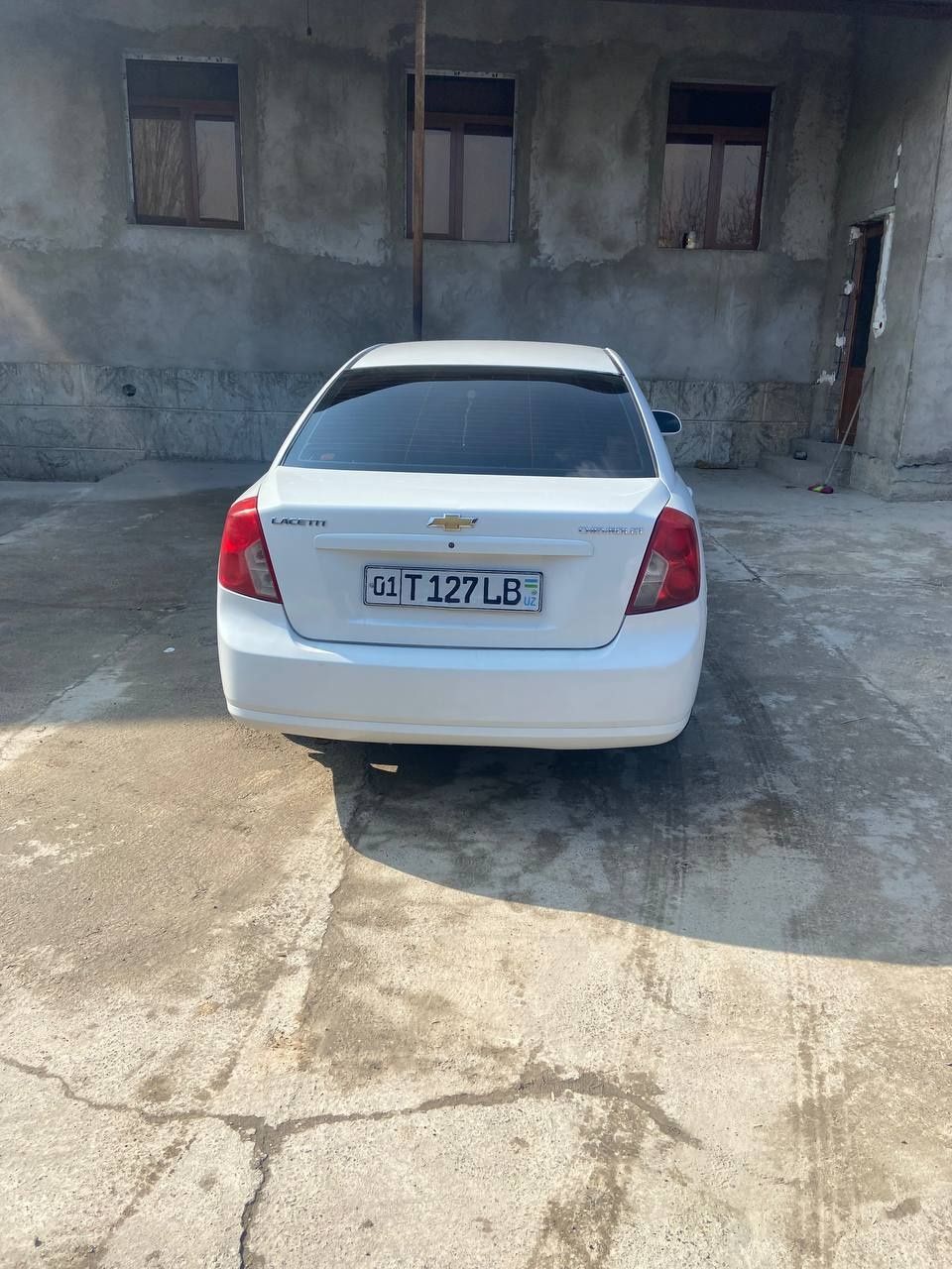 Lacetti sotiladi
