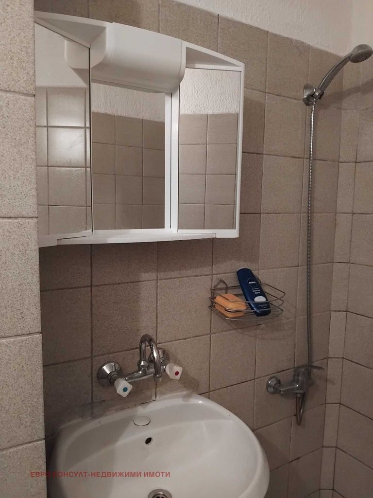 Дава се под наем Двустаен апартамент в София, Стрелбище - 74 кв.м за 550 € - Снимка #11