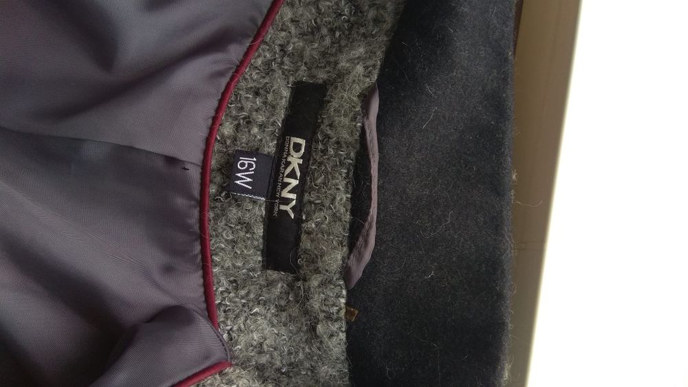 Palton scurt DKNY xxl / 52% lână