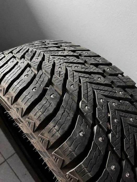 Nokian Hakka 10p 235/50/R21 шипы комплект