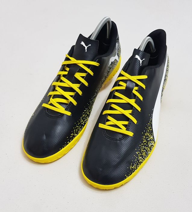Ghete Noi fotbal Puma Truora IT, încălțăminte de sală profi mărimea 46