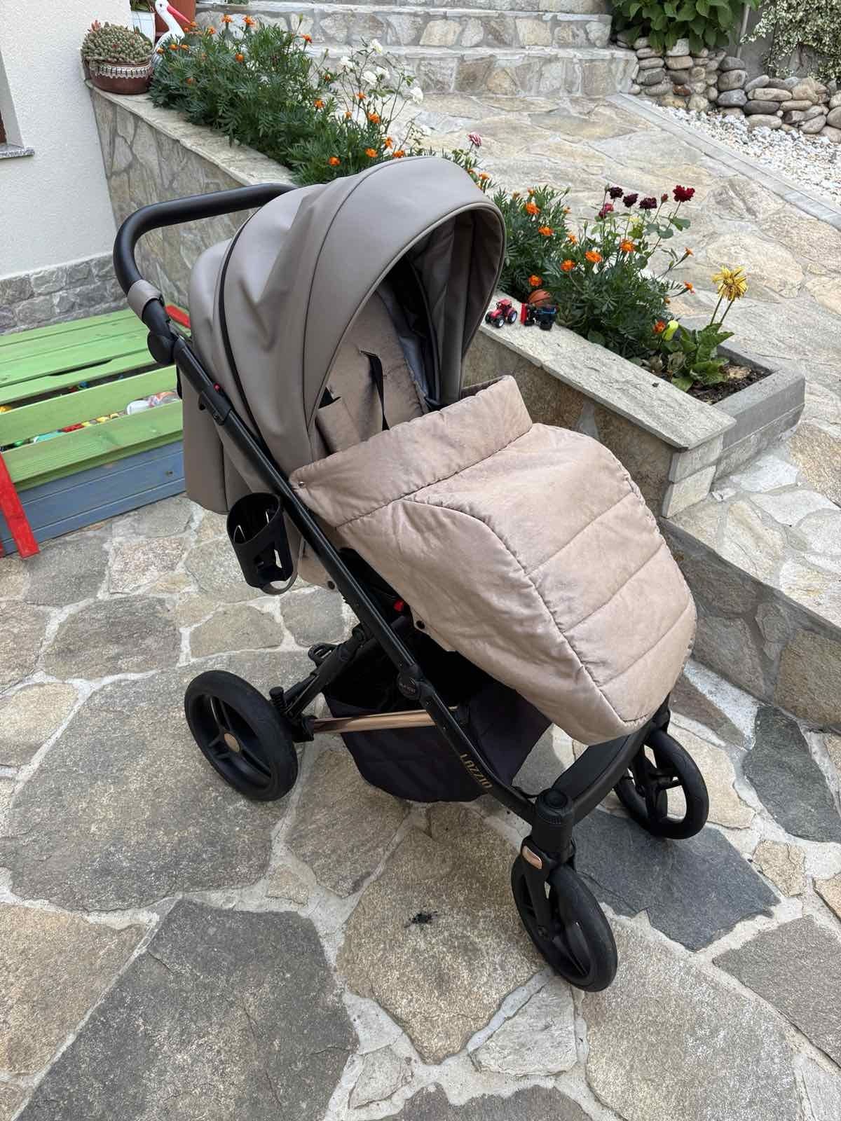 Продавам детска количка 3 в 1