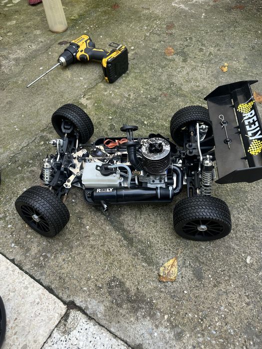 Automodel reely 1:8 nitro