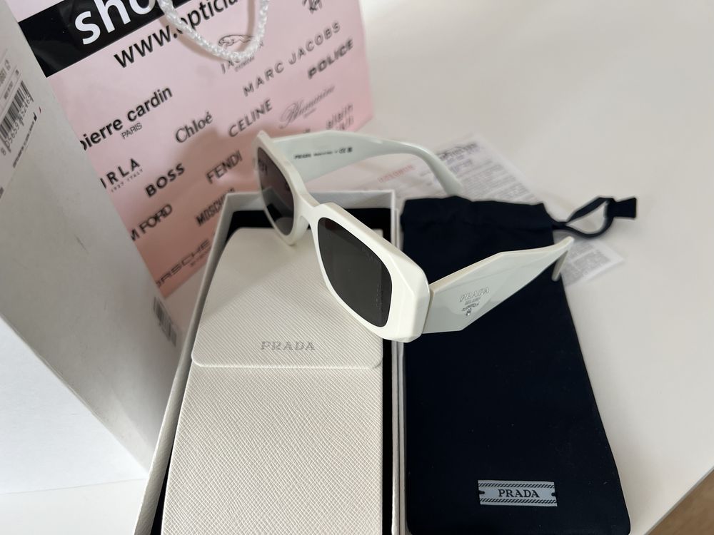 слънчеви очила Prada