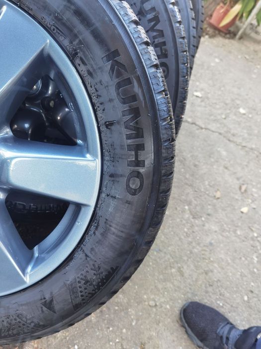 Зимни гуми 215/60 R17 с джанти