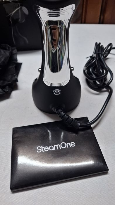 Уред за гладене с пара Steam One STravel, 1400 W, 260 мл, Преносим.