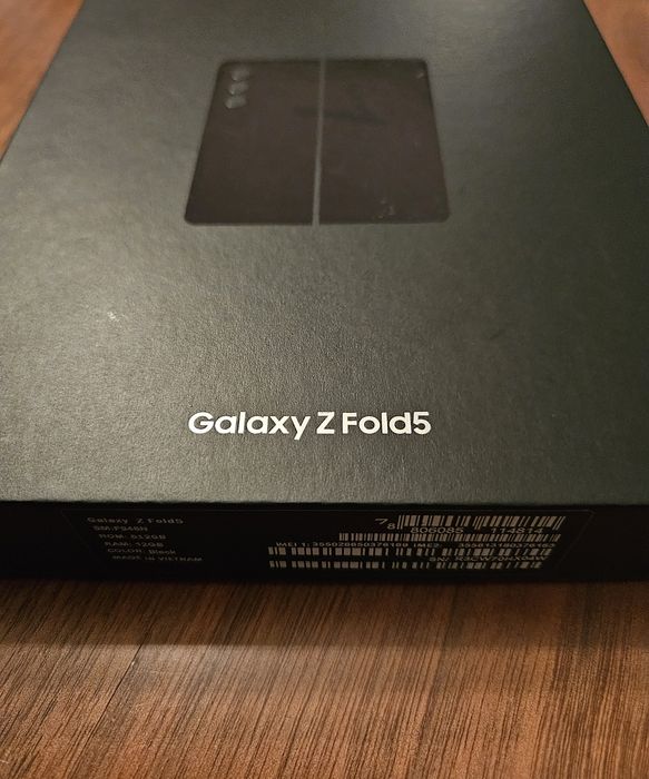 Samsung fold5  използван  месец