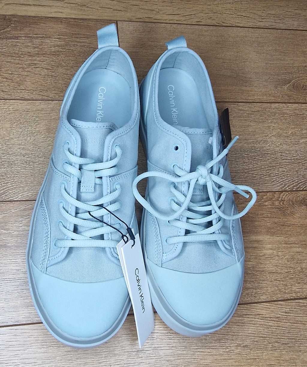 Calvin Klein кецове, чисто нови, номер EU 42
