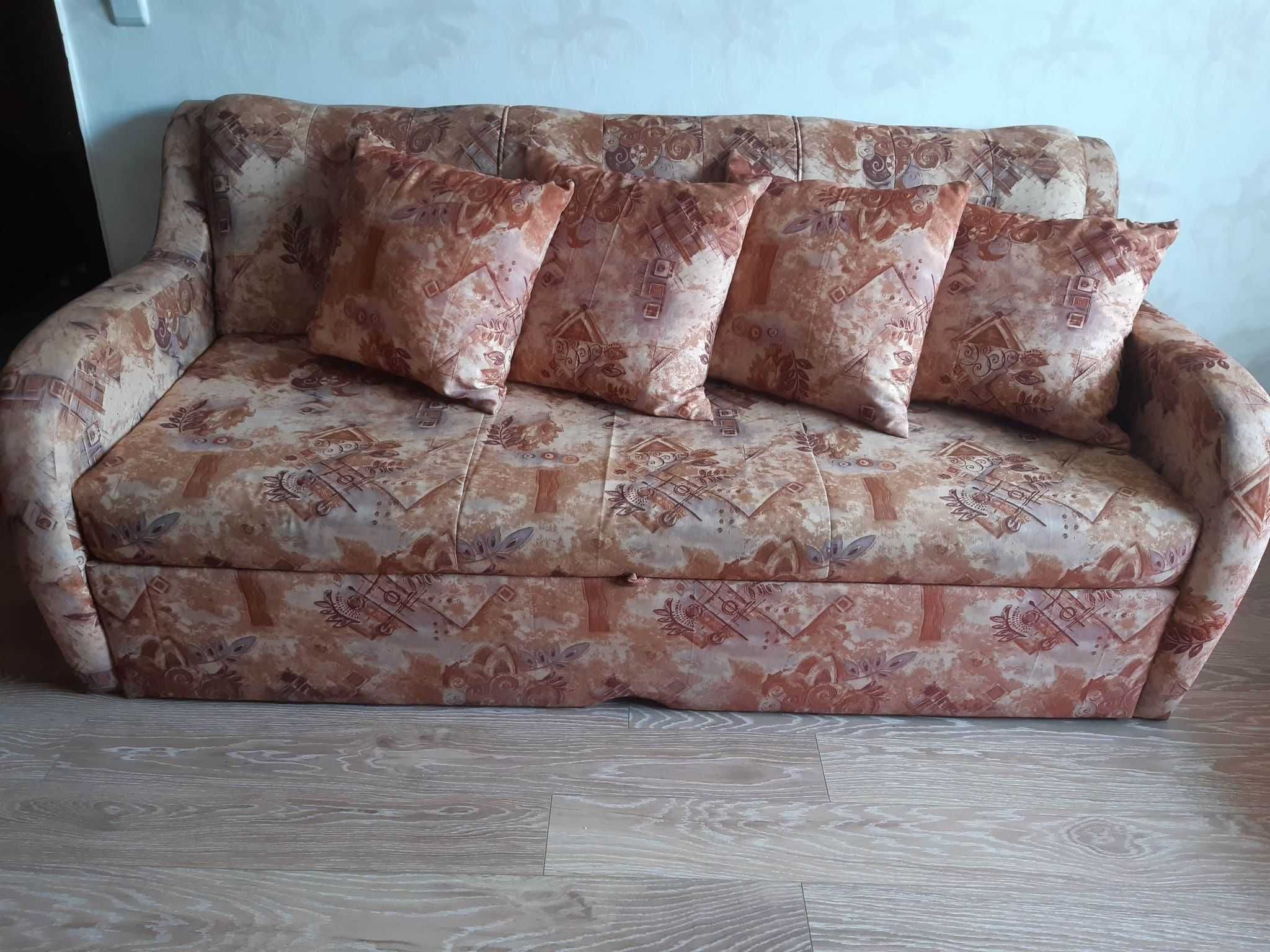 Разтегателен диван за спане /1,90 м. х 1,40м./