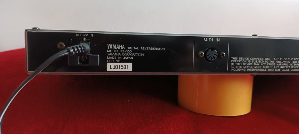 Yamaha reverberator digital rev100