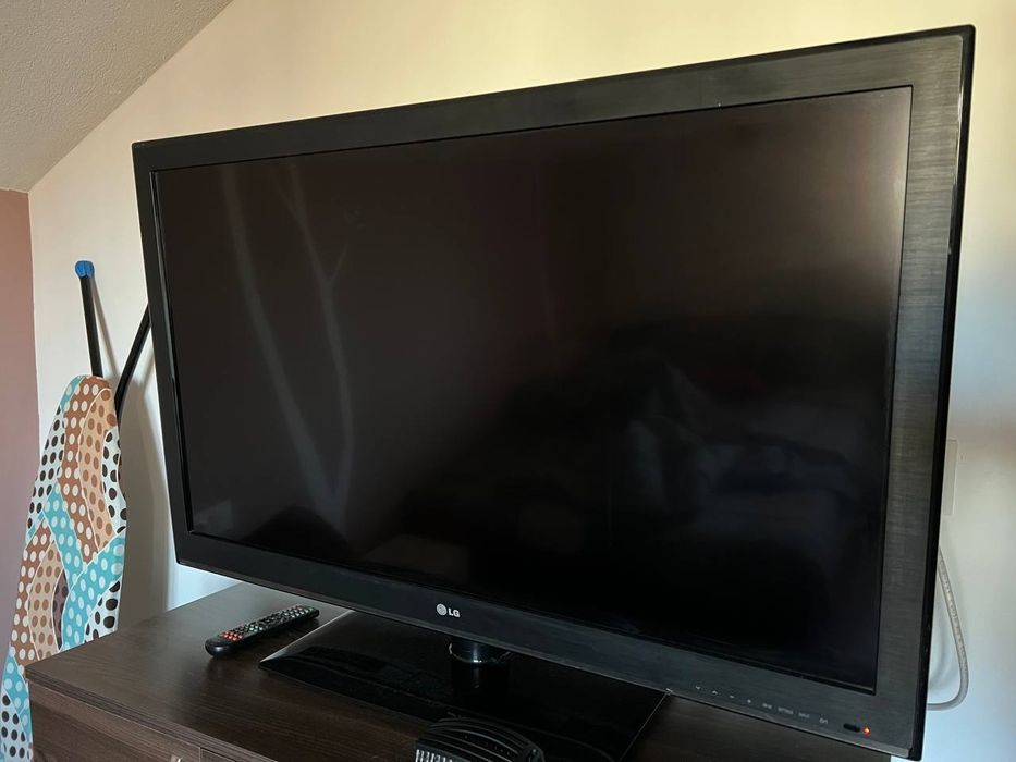 Телевизор LG 42 инча