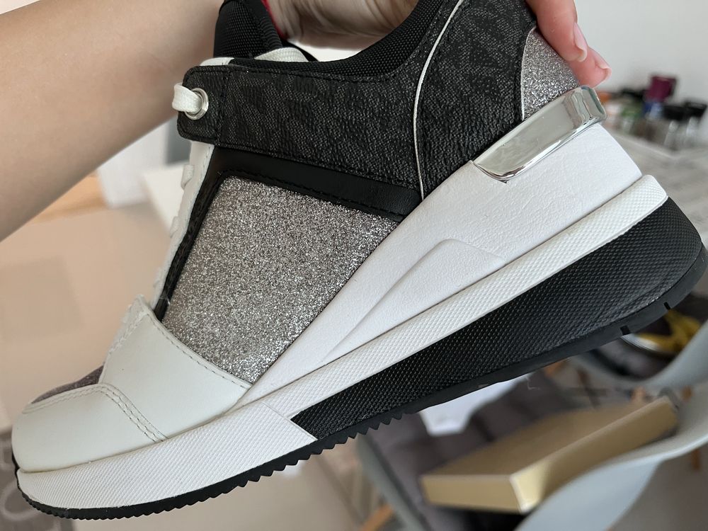 Adidasi michael kors