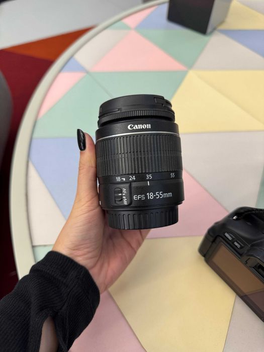 Canon EOS 600D + 2 obiective (Canon ED 75-300mm + Canon EF 18-55mm)