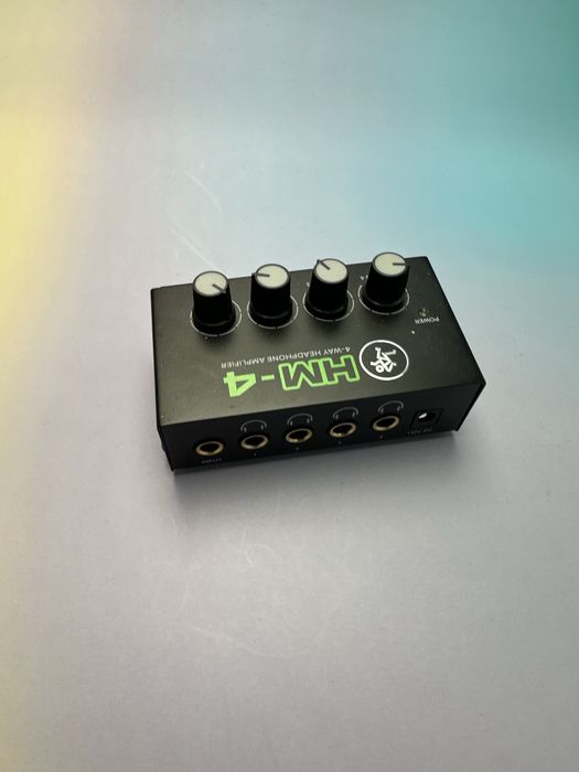 HM-4 - splitter pentru 4 căști