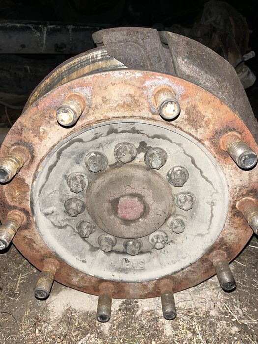 SAF  SCHMITZ ось в зборе