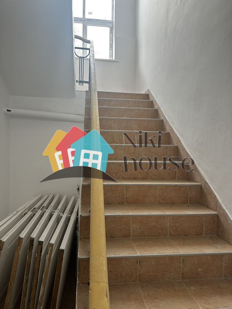 Дава се под наем Офис в Варна, Галата - 230 кв.м за 1300 € - Снимка #8