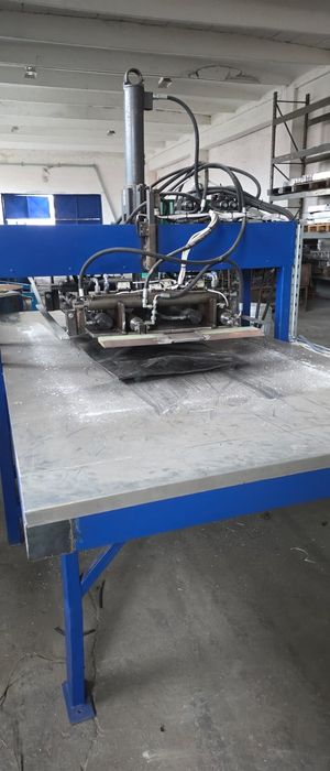 Utilaj de scos ramele de la panourile fotovoltaice