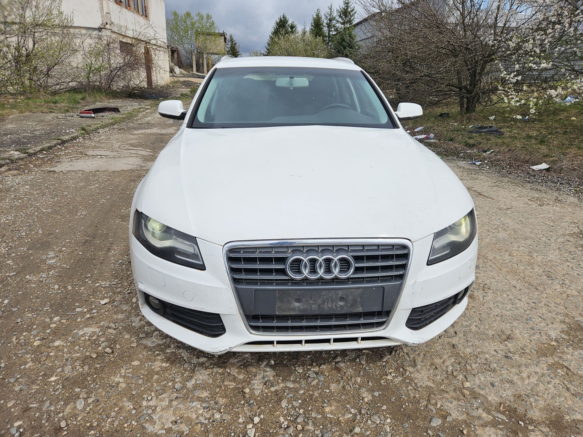 A4 b8 2.0dizel 143ks 2010god