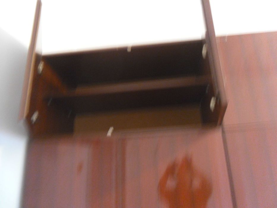 Спалня с четирикрилен гардероб