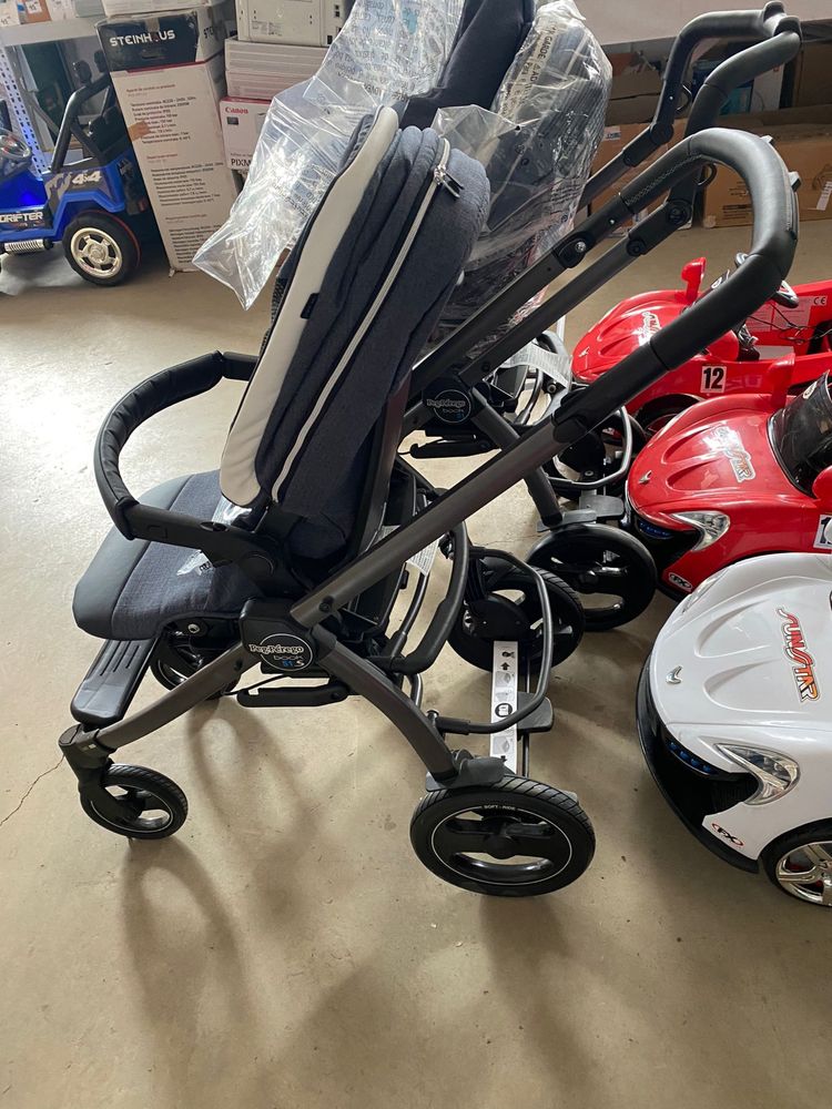 Vand carucior Peg Perego nou