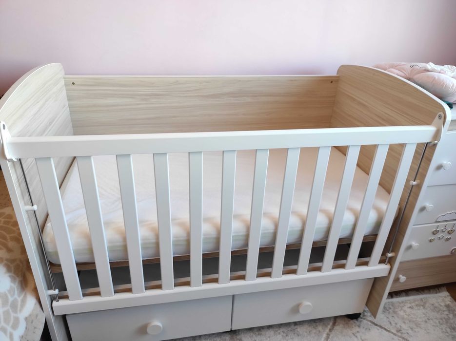 Бебешко легло с матрак + ПОДАРЪК  Вана със стойка + столче за хранене