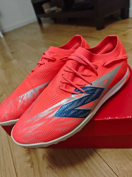 NEW BALANCE FURON V8 ELITE TURF . Чисто нови не използвани.