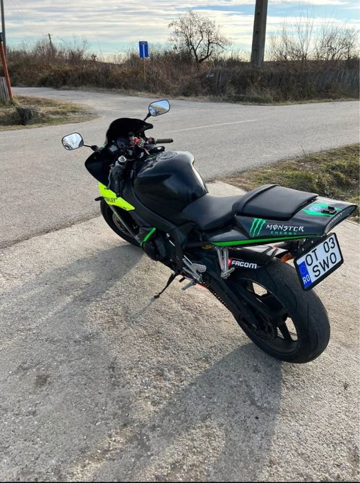Vând Motocicletă Yamaha R1