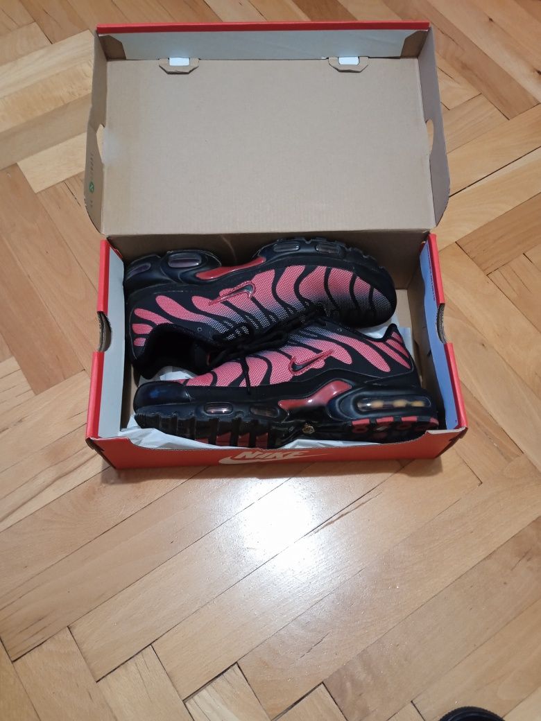 Nike air max tn plus university red\black