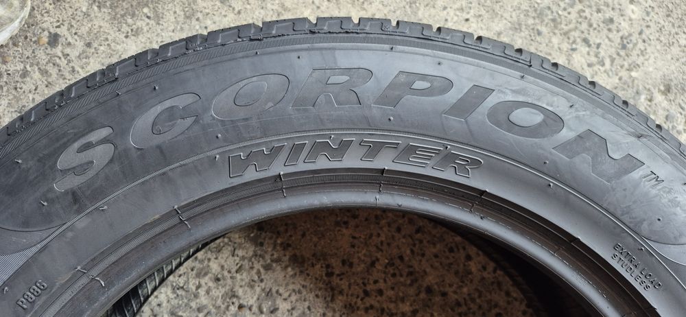 4 anvelope iarna Pirelli 235/65/19.Pretul este pe bucata