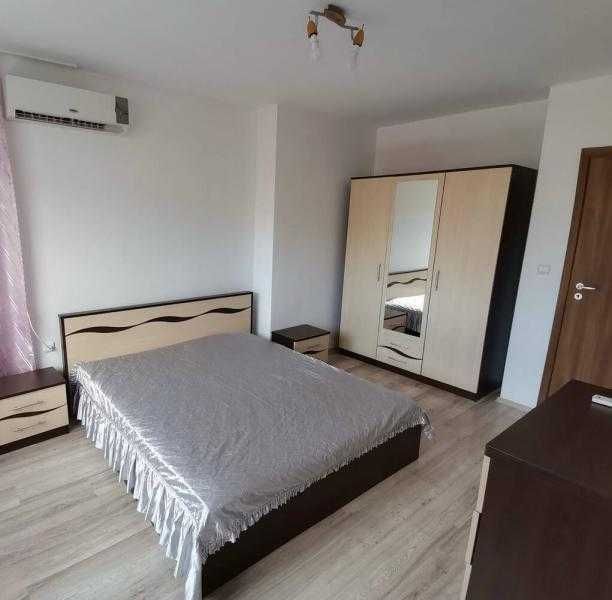Дава се под наем Двустаен апартамент в Бургас, Лазур - 60 кв.м за 561 € - Снимка #2