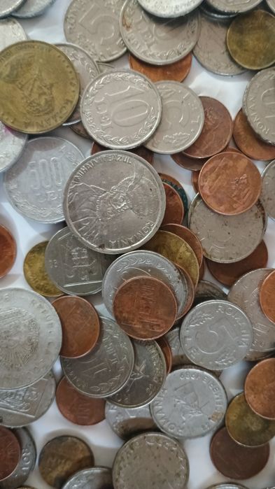 Monede vechi, de minimum 35 de ani