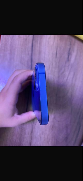 Vand iphone 13 albastru