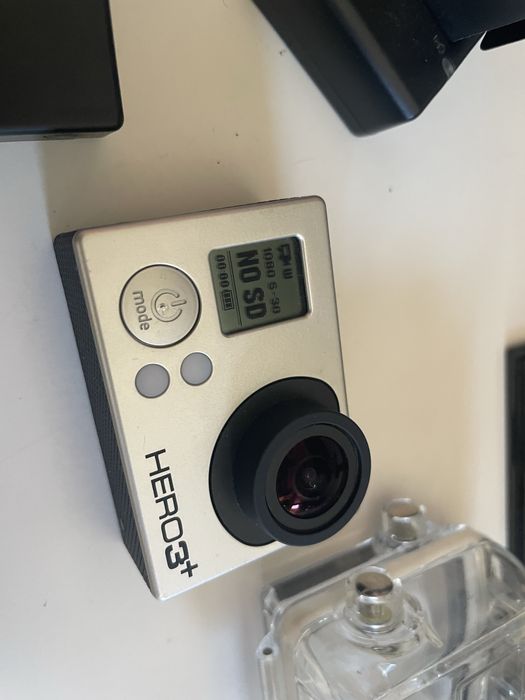 GoPro 3+   Камерата е с 2 батерии