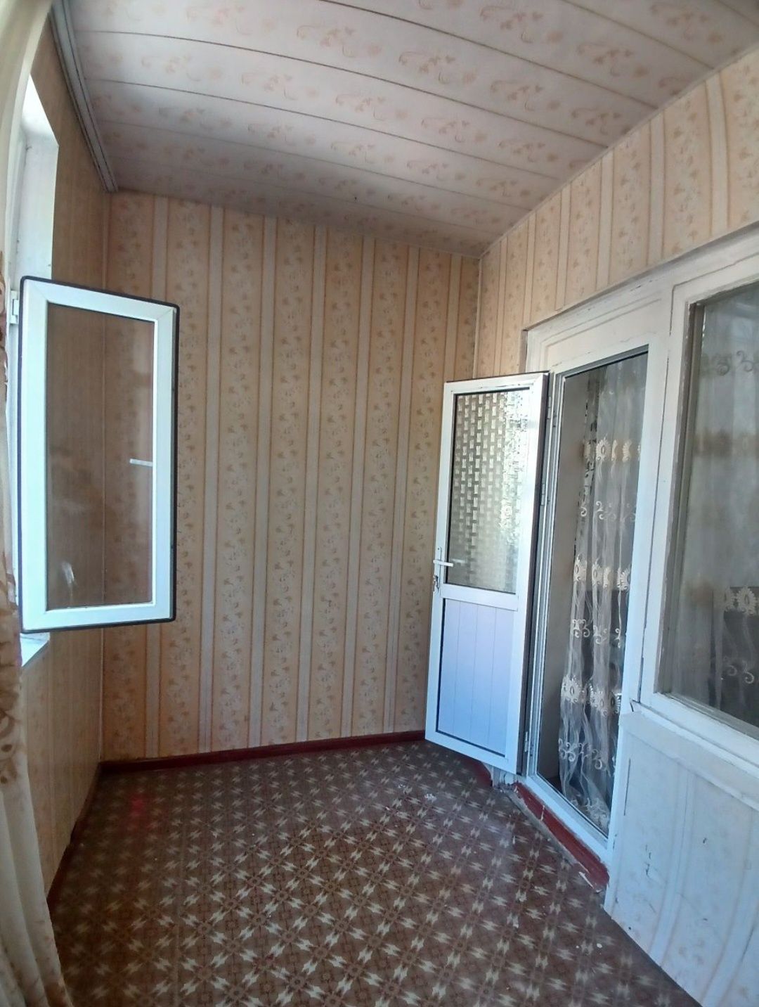Здравствуйте! Сдаю однокомнатную квартиру на 2 этаже 4-этажного дома,