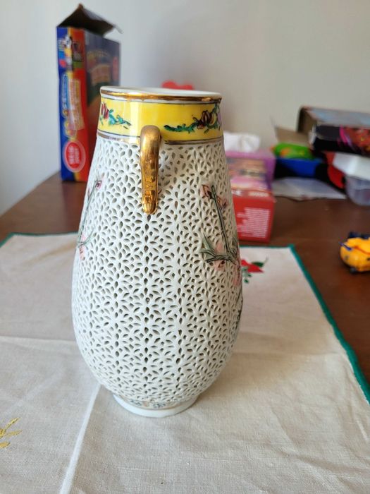 Vaze vintage lemn cinabru / cinabar sau portelan perforat