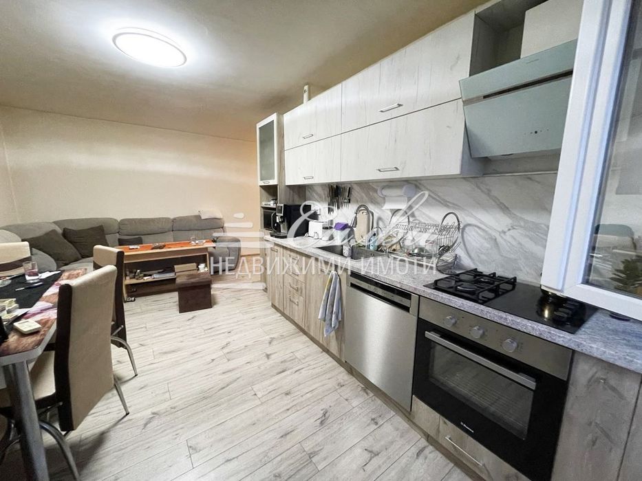 Двустаен ТУХЛЕН апартамент преустроен в ТРИСТАЕН - кв. Тракия