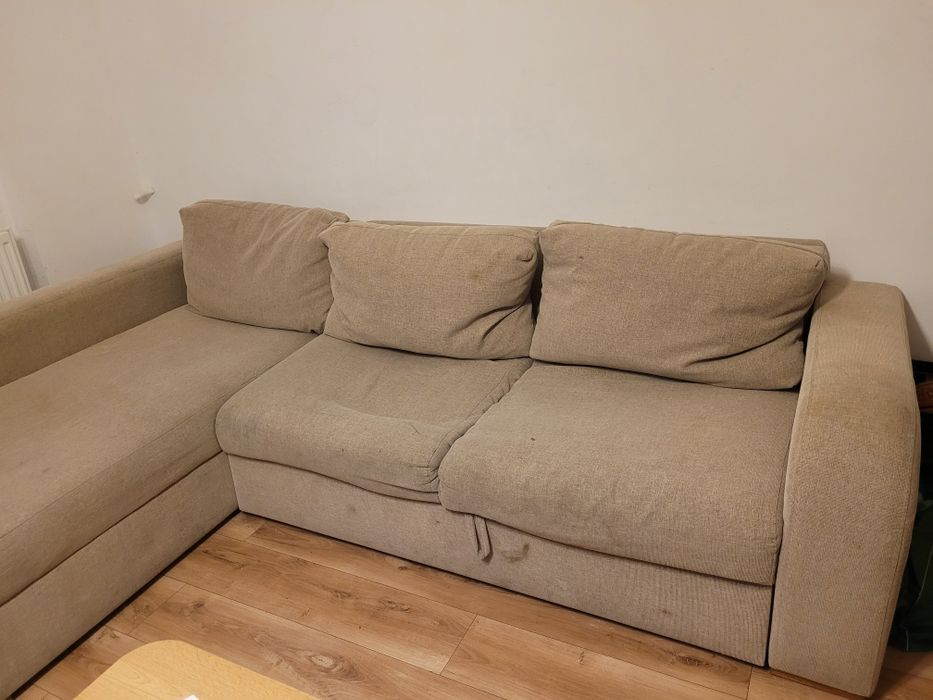 Canapea extensibila cu lada de depozitare