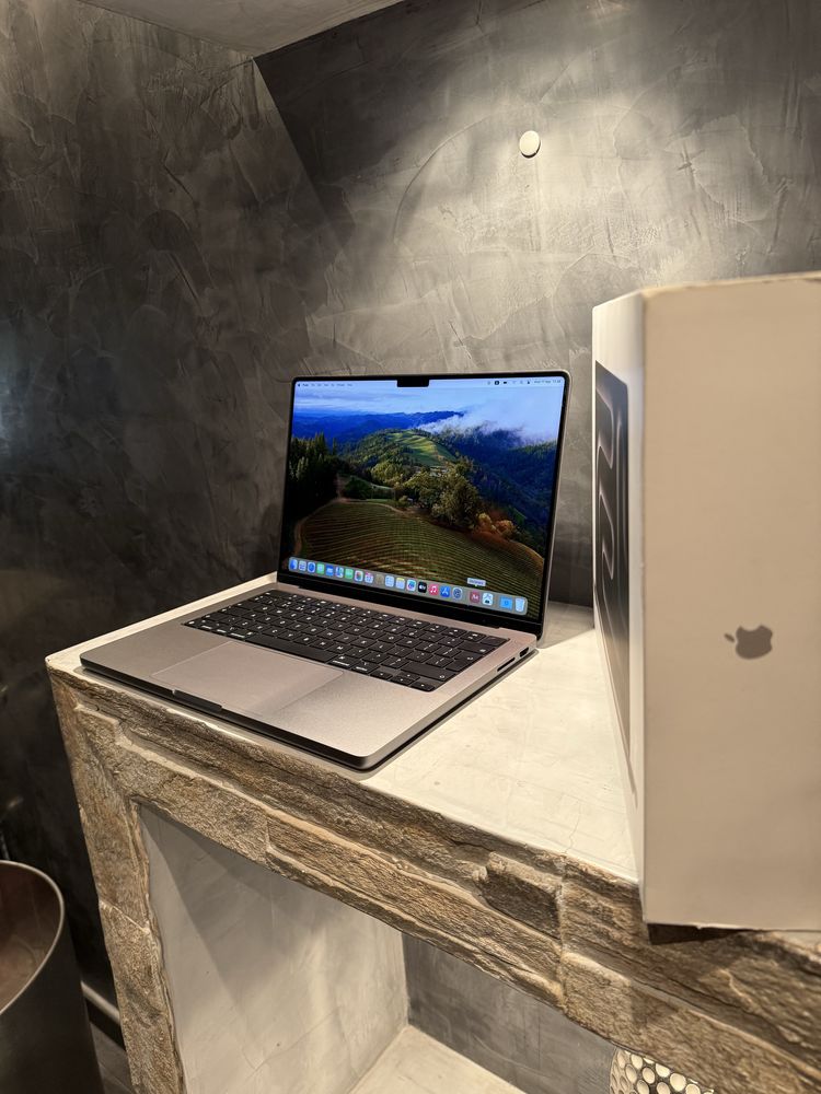 КАТО ЧИСТО НОВ Macbook Pro M3, 31 cycle