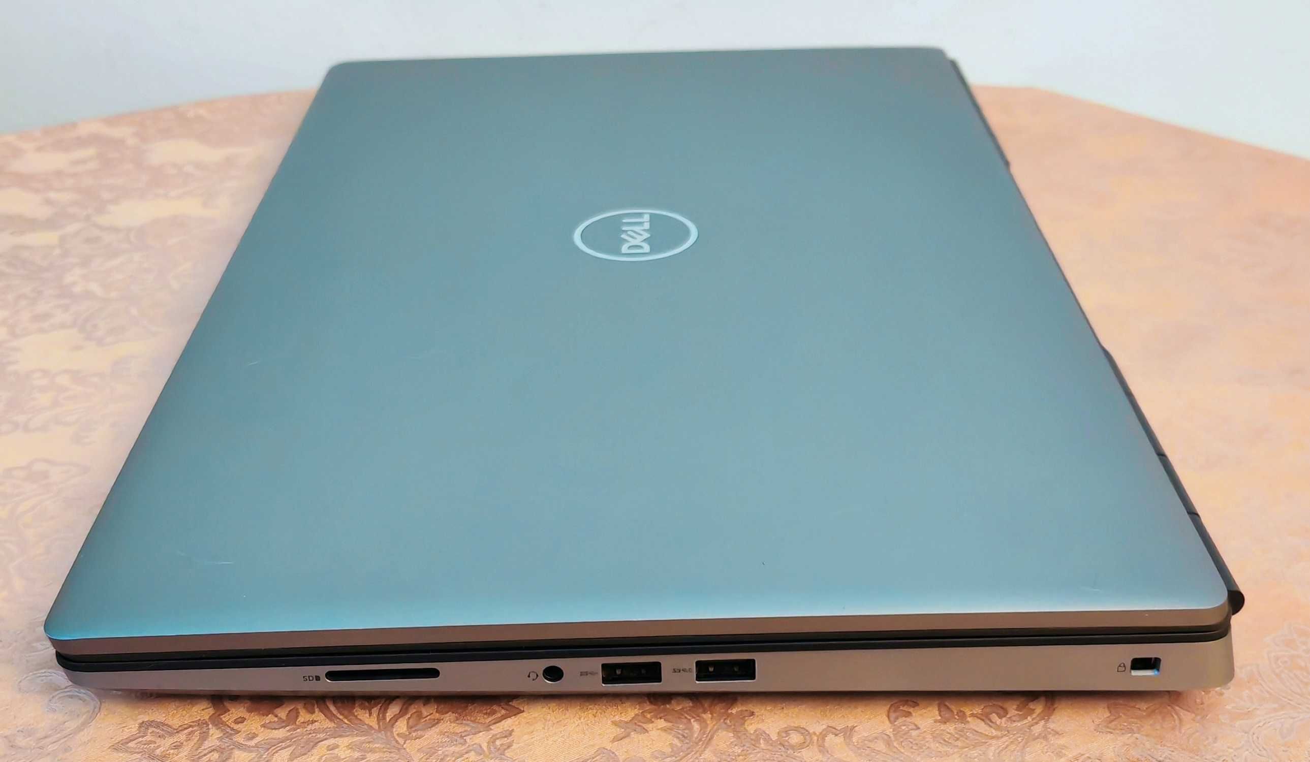 Dell Precision 7750/Core i5-10400H/8GB RAM/256G SSD/Intel UHD/17.3 FHD
