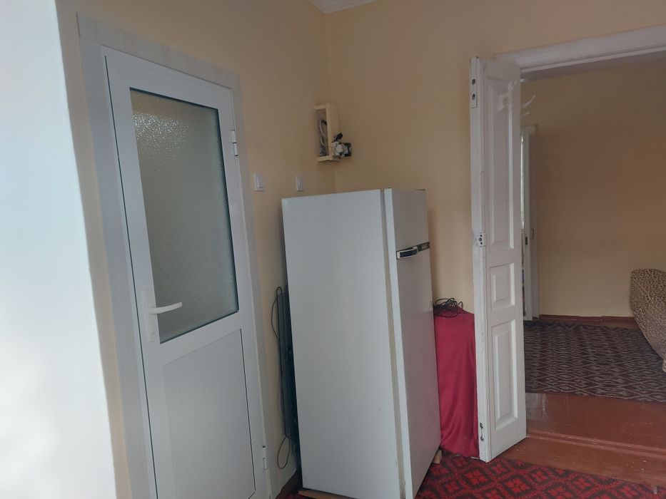 Польша бозор енида жойлашган ховли уй ижарага берилади.