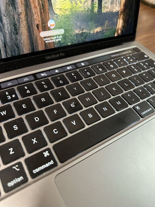 Macbook Pro 2020 13’ TouchBar