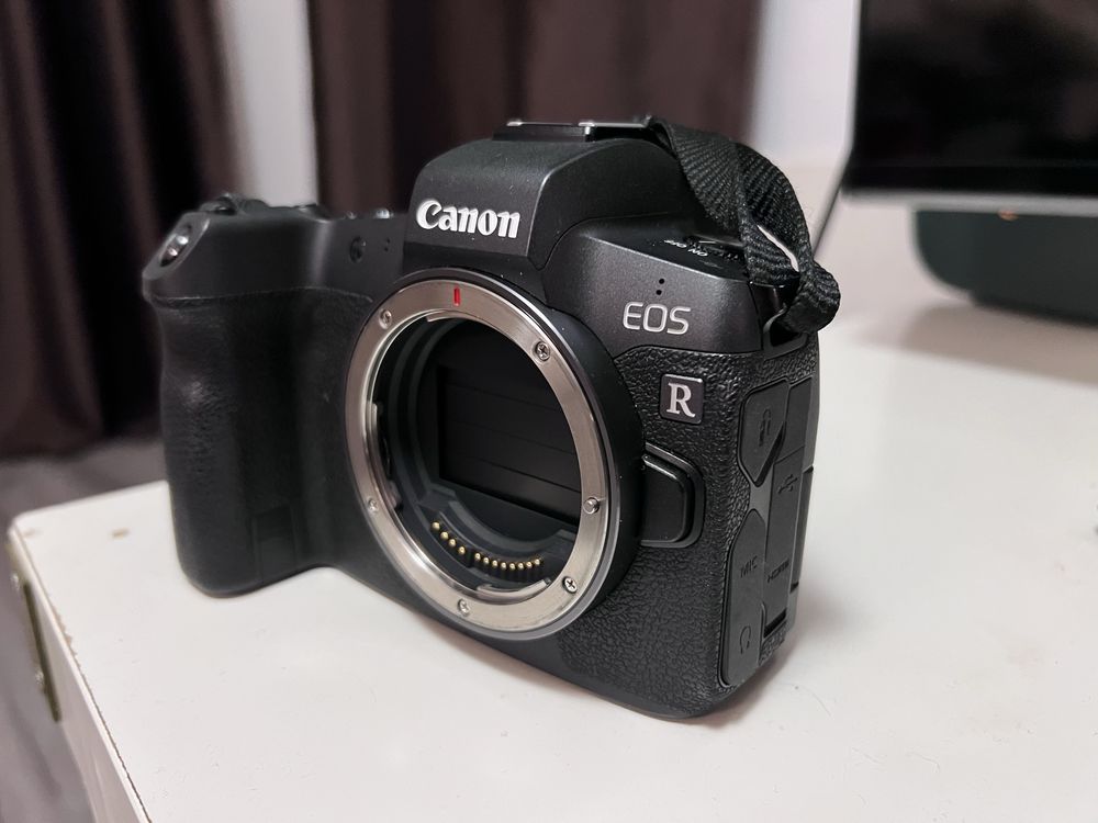 Продавам Canon EOS R в отлично състояние