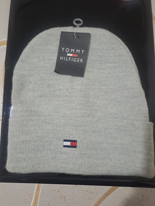 Căciulă Tommy Hilfiger nouă cu etichetă