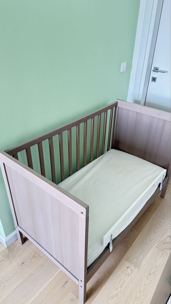 Бебешка кошара ИКЕА SUNDVIK 60x120, кафява+матрак+протектор+преграда