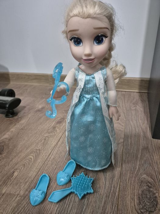 Говореща и пееща Елза