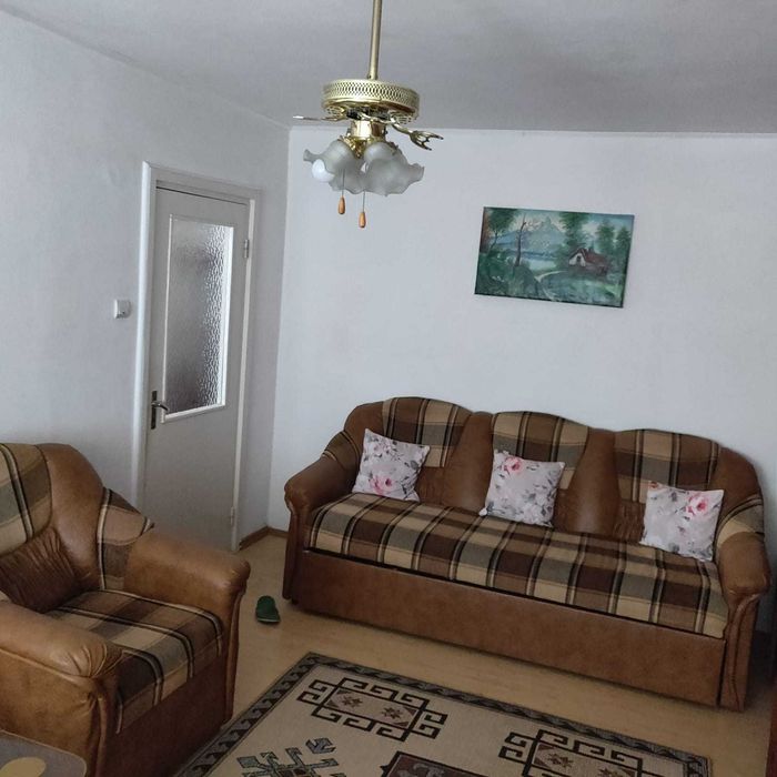 Apartament 3 camere, decomandat, zona Vale, langa piata si gara