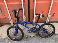 Велосипед BMX подготвен за трикове