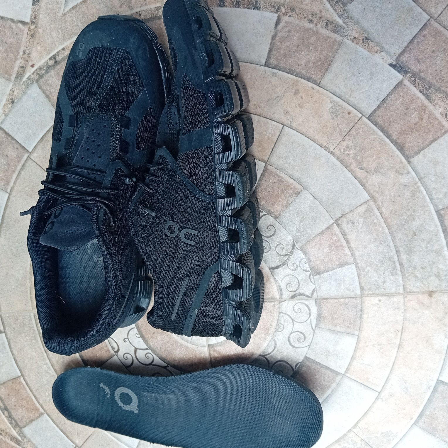 On Cloud 37.5 ca noi  sau lot Crocs C7 38 livrare gratuită